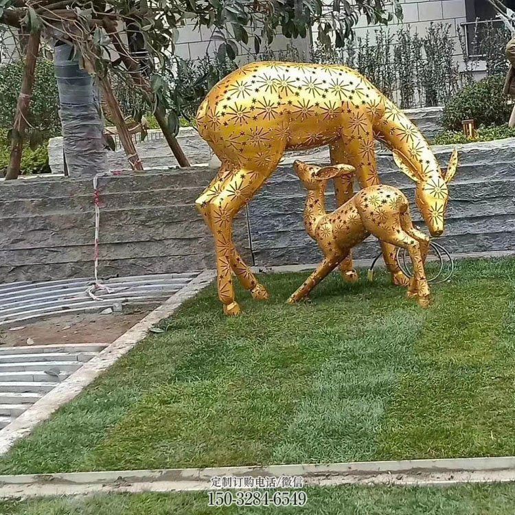 小鹿雕塑展品,透雕工艺,户外镂空小鹿雕塑精品 小鹿雕塑展品,透雕工艺,户外镂空小鹿雕塑精品