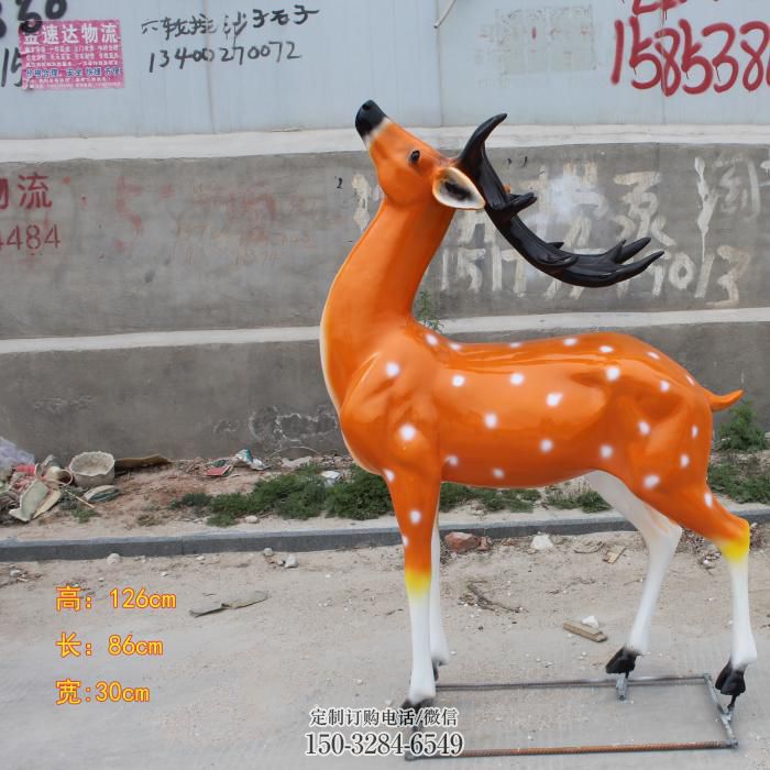 大型小鹿雕塑，彩绘工艺，玻璃钢动物雕塑厂家